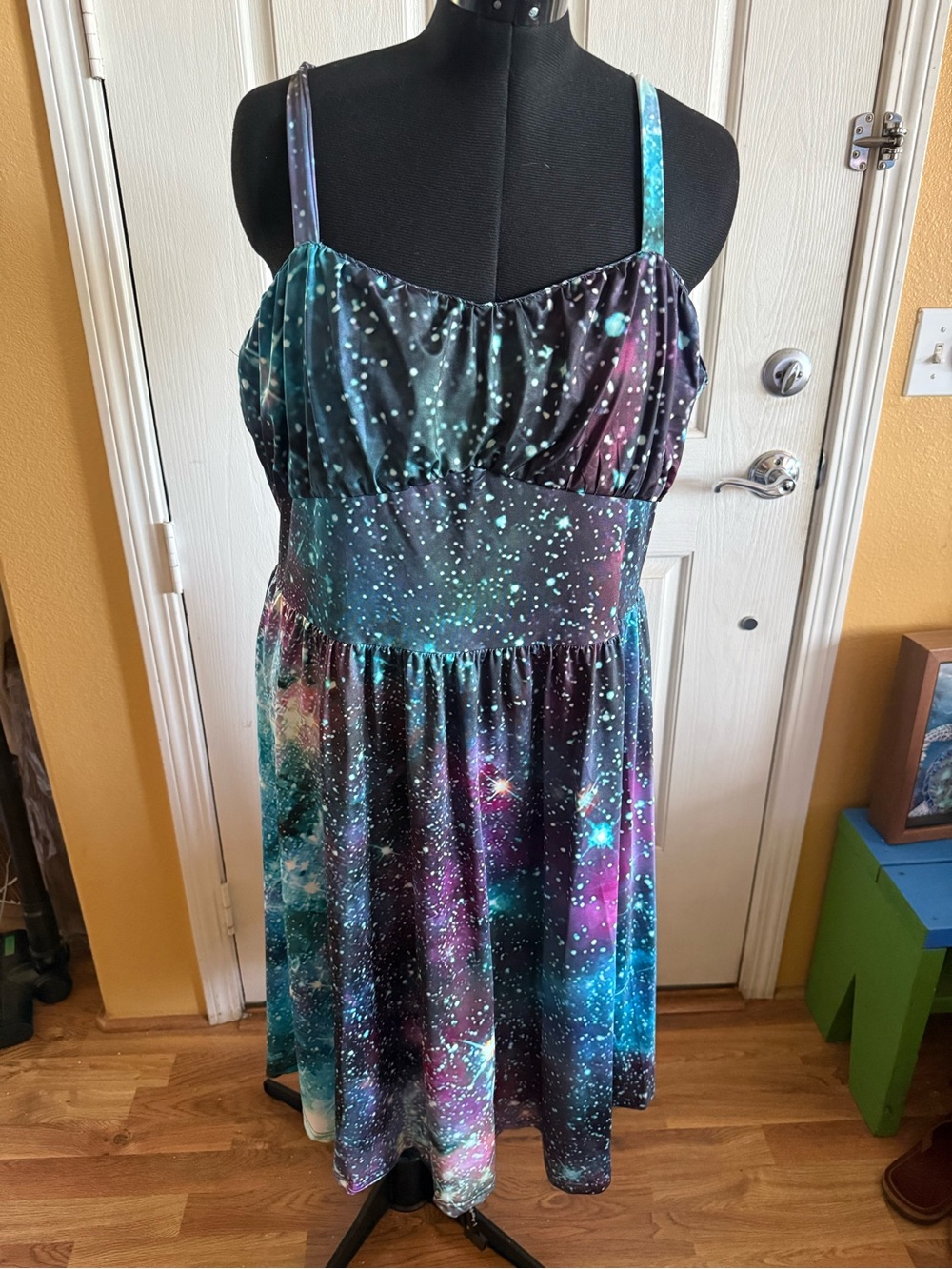 Celestial space pattern silky fabric midi dress in size 2XL with bodice waist.